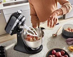 Kitchen Aid Tilt-Head Stand Mixer 4.5 Quart