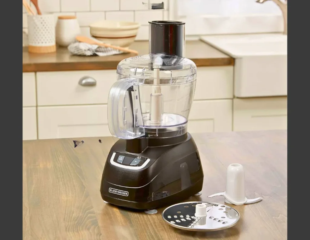 BLACK+DECKER FP1600B 8-Cup Food Processor with Stainless Steel Blade