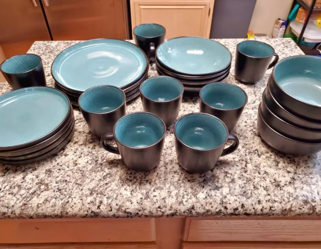 Pure Living Interior Design 24-Piece Set