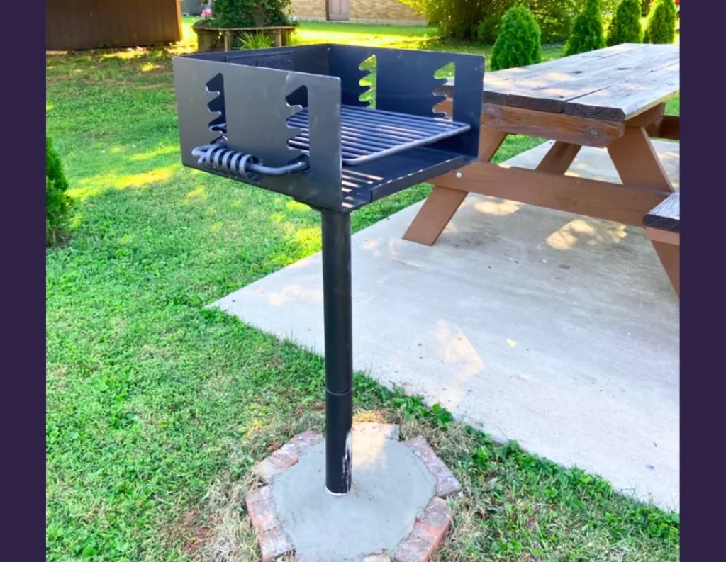 TITAN GREAT OUTDOORS Ash & Ember Park-Style Grill