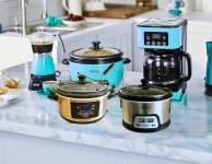 Showing the Best Slow Cookers in kitchen countertop