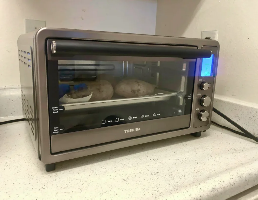 TOSHIBA AC25CEW-BS Large 6-Slice Convection Toaster Oven Countertop