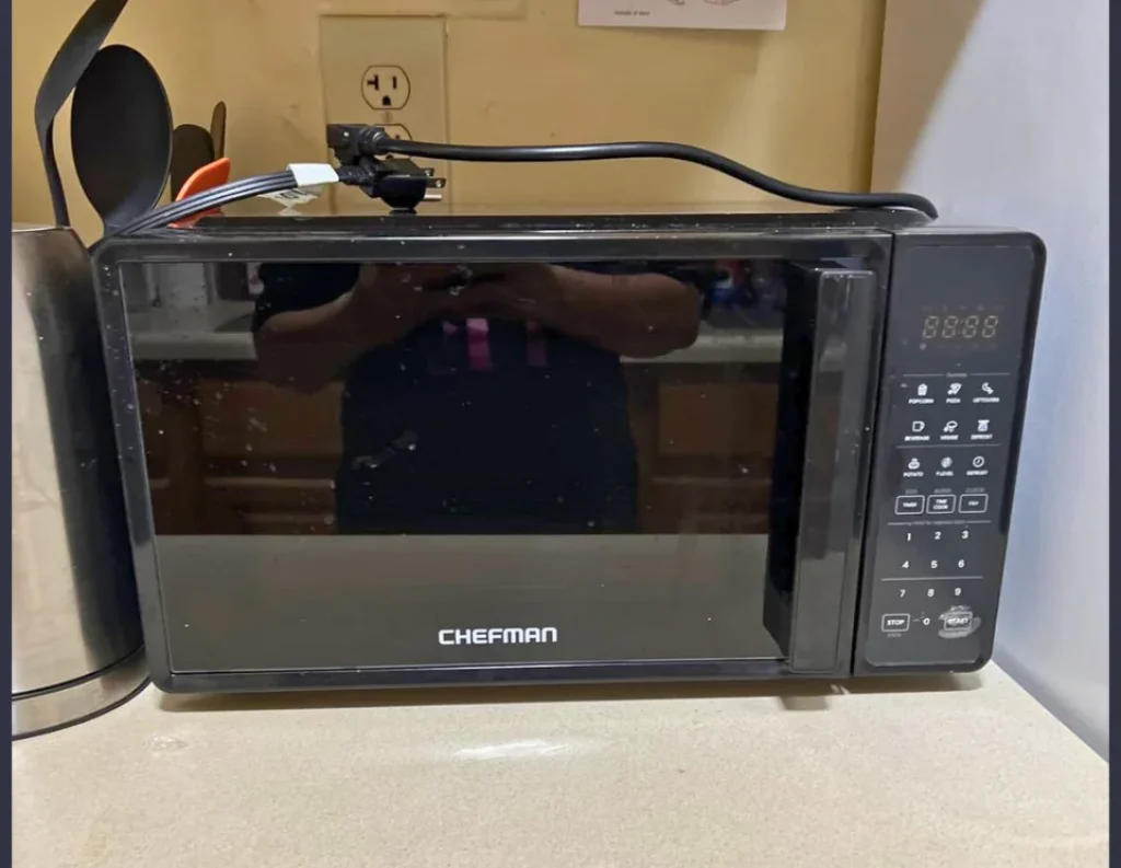 Chefman Countertop Microwave Oven