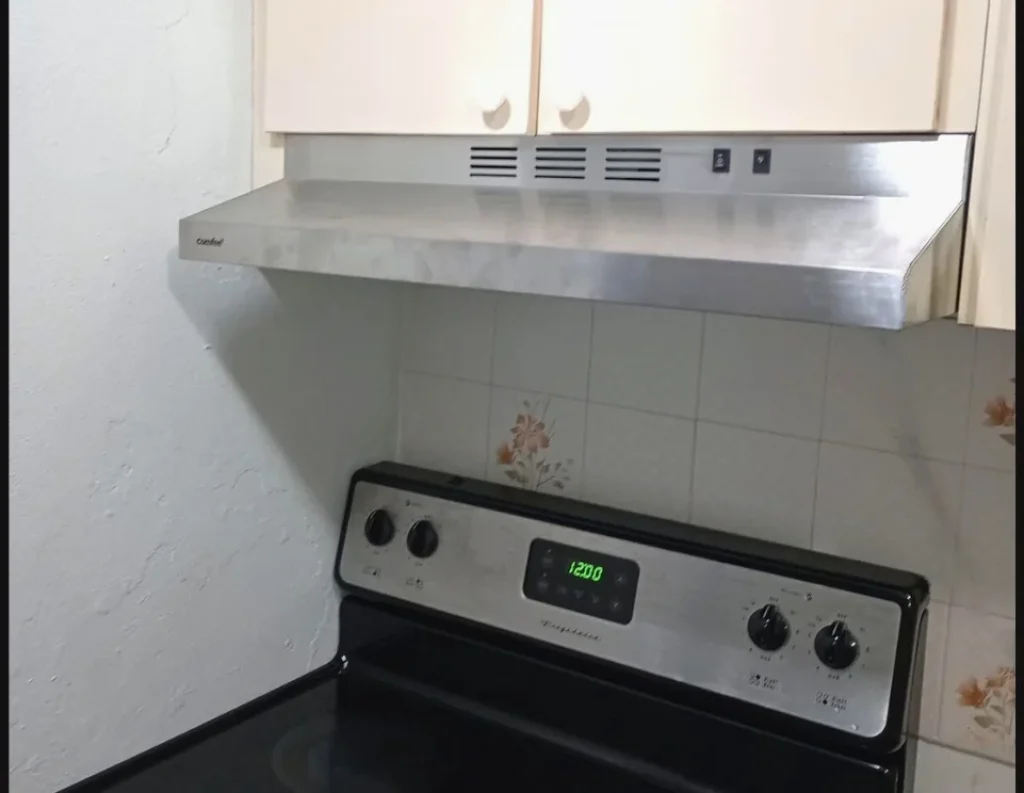 Comfee CVU30W4AST 30 inch Under Cabinet Ducted/Ductless Convertible Slim Vent